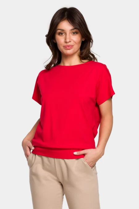 Czerwona bluzka z wycięciami na plecach