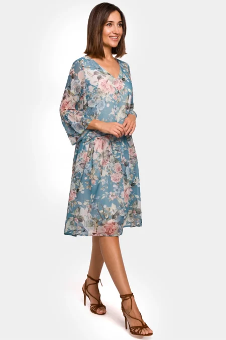 błękitna sukienka szyfonowa w kwiaty